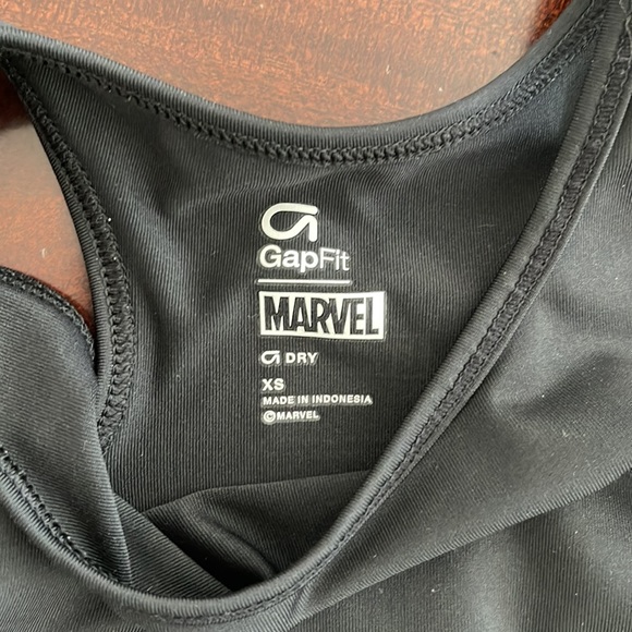 Girl’s active wear Marvel theme from GAP size XS - Picture 3 of 6
